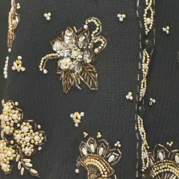 Vintage Yarnworks Black Beaded V-Neck Sleeveless Button up Vest - Picture 5 of 5